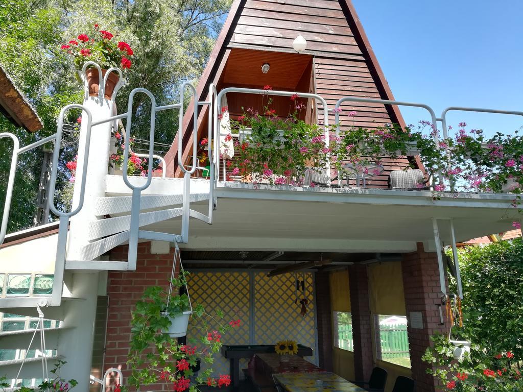 Tiszavirág Nyaralóház Szeged Exterior foto
